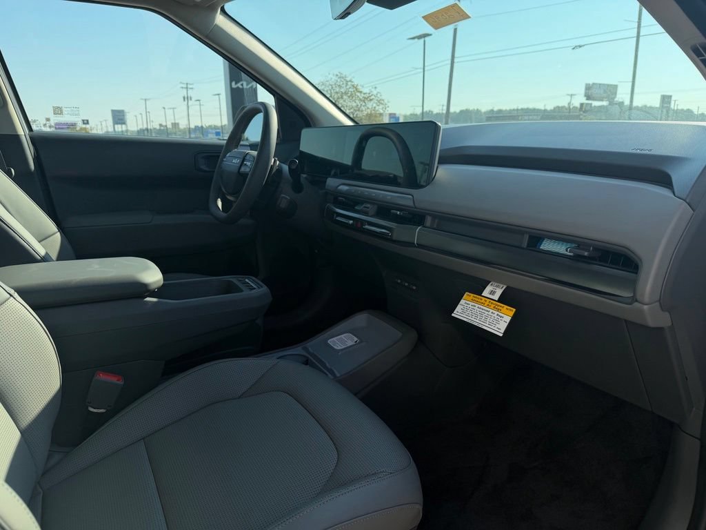 New 2027 Kia EV3 Wind FWD image 32