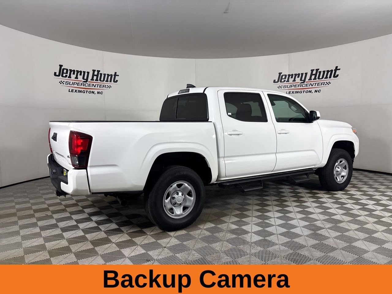 Used 2023 Toyota Tacoma SR image 5