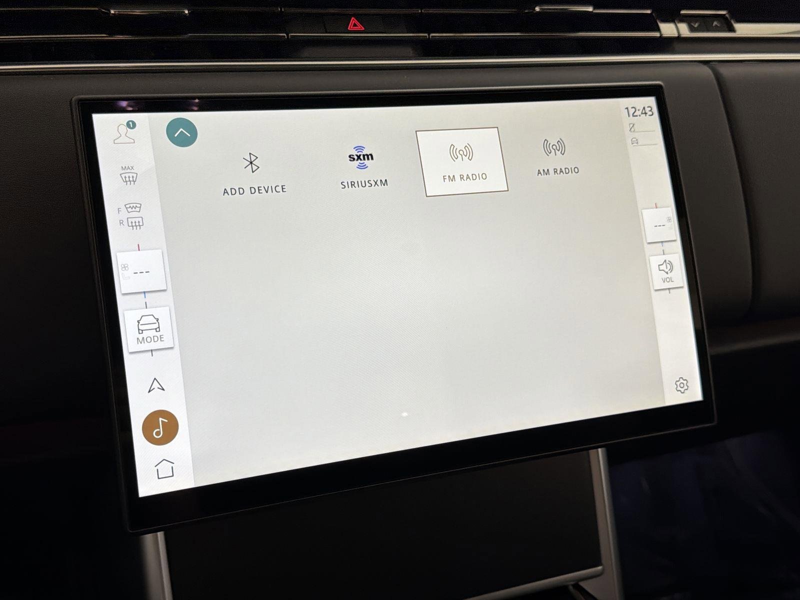 New 2026 Land Rover Range Rover SE image 18