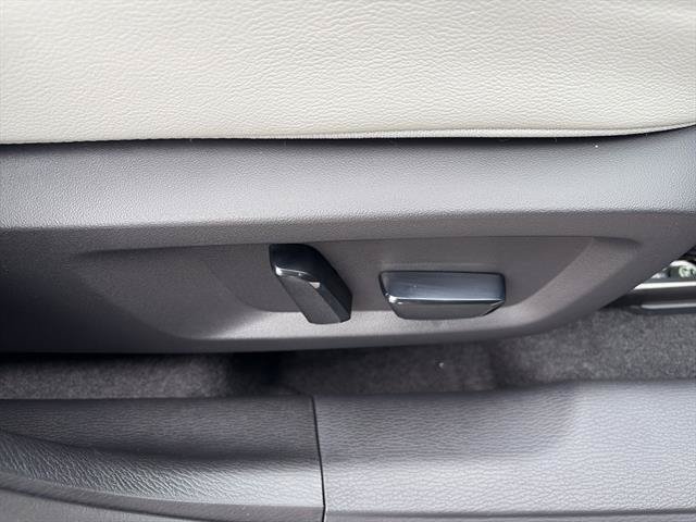 New 2026 Mitsubishi Outlander SEL FWD image 10