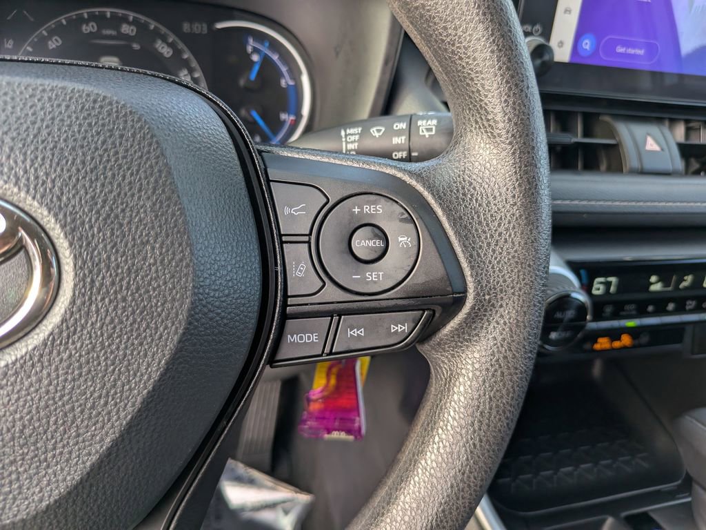 Used 2025 Toyota RAV4 LE AWD/4WD image 29