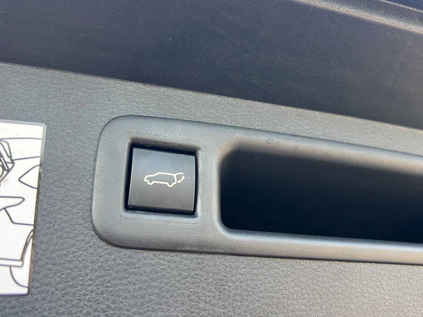 Certified 2024 Toyota Highlander XLE FWD image 34