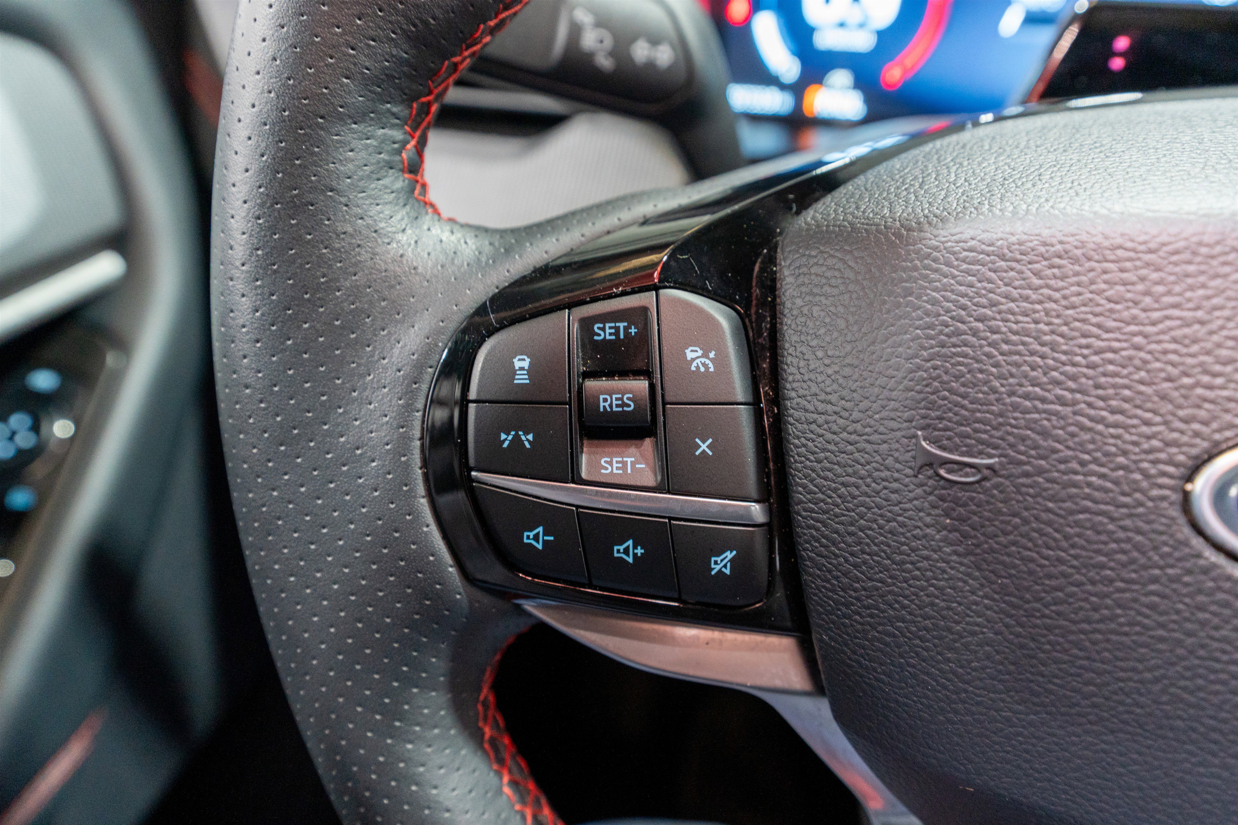 Used 2025 Ford Explorer ST-Line image 27