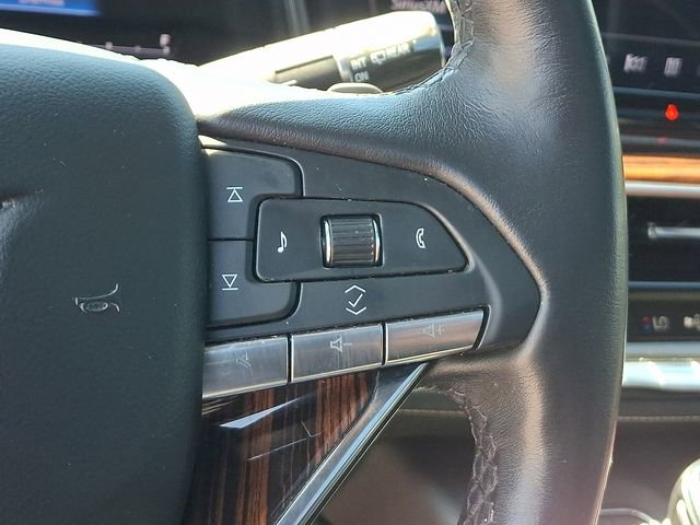 Certified 2022 Cadillac Escalade Premium Luxury AWD/4WD image 23