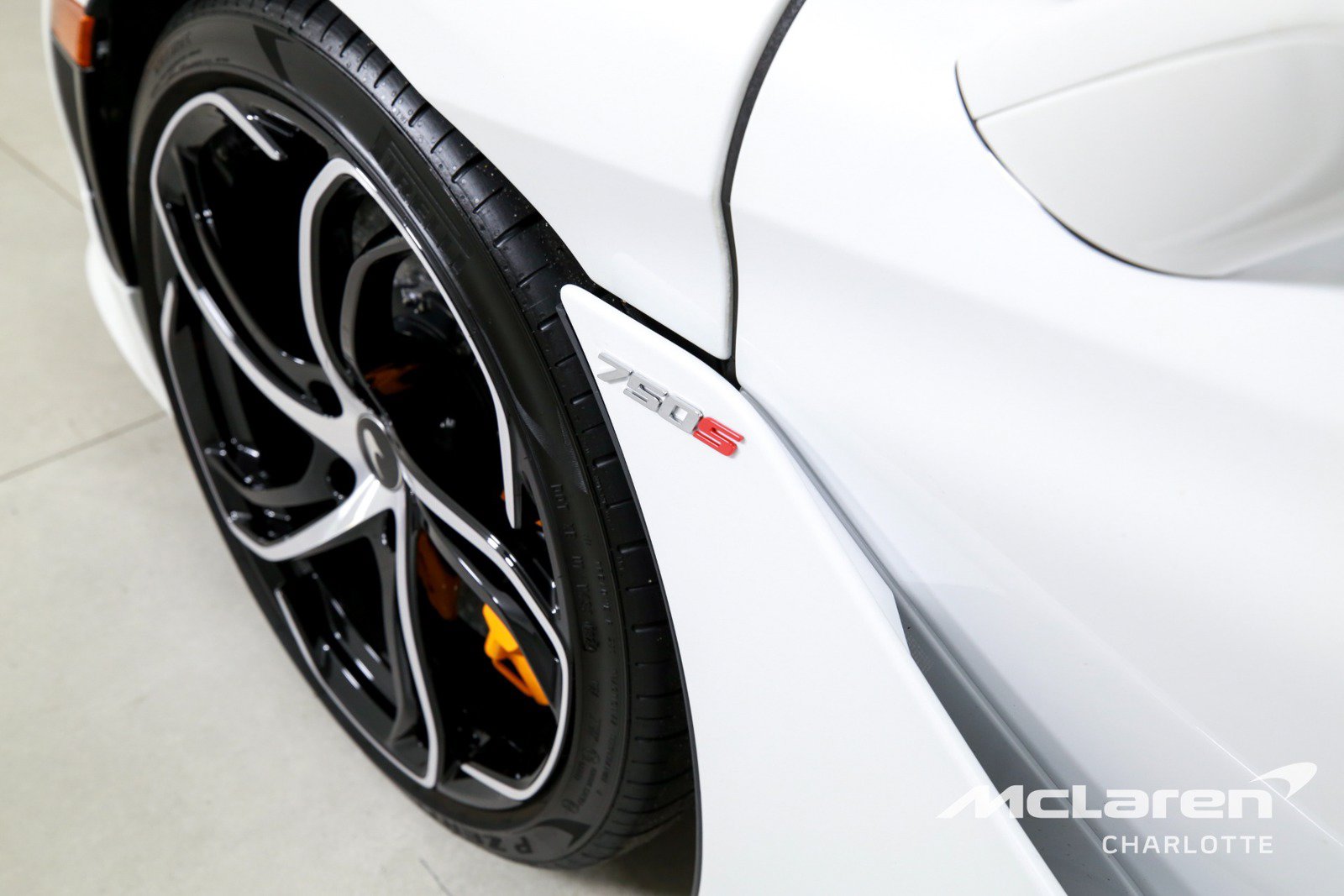Used 2024 McLaren 750S Spider RWD image 30