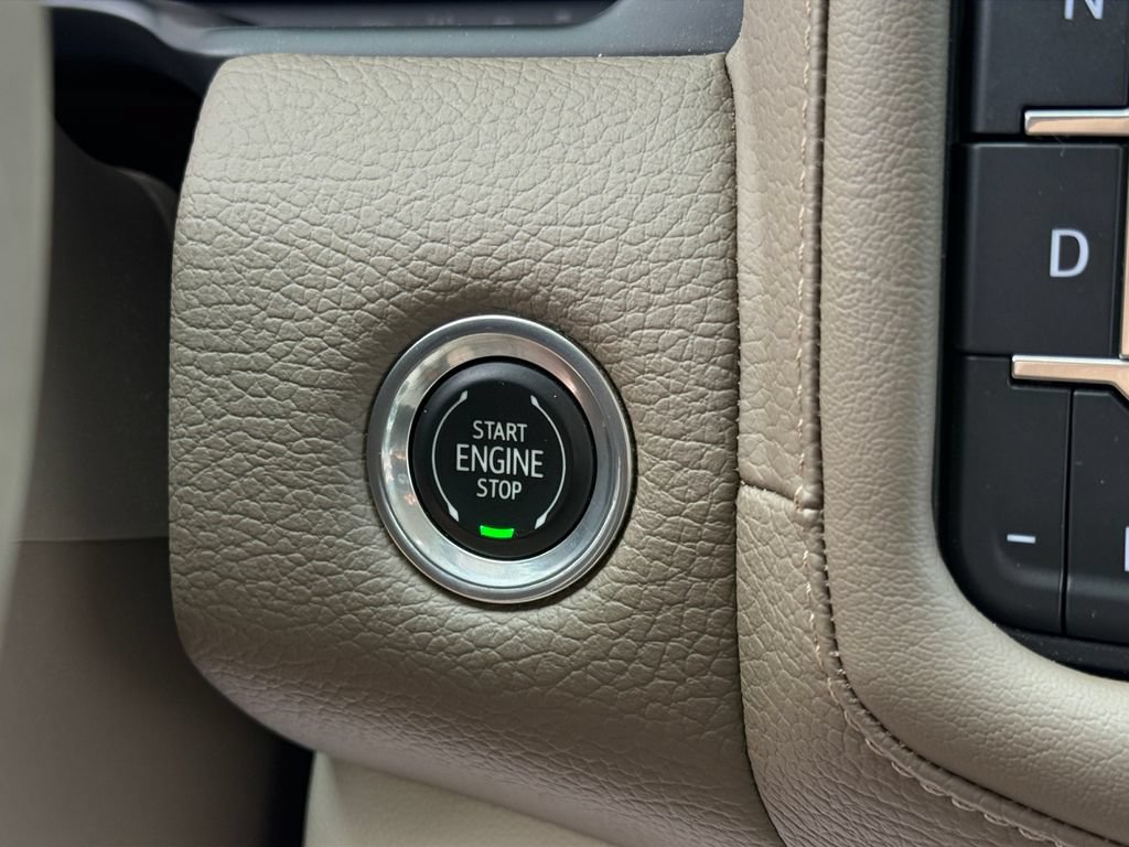 Used 2023 GMC Yukon Denali AWD/4WD image 34