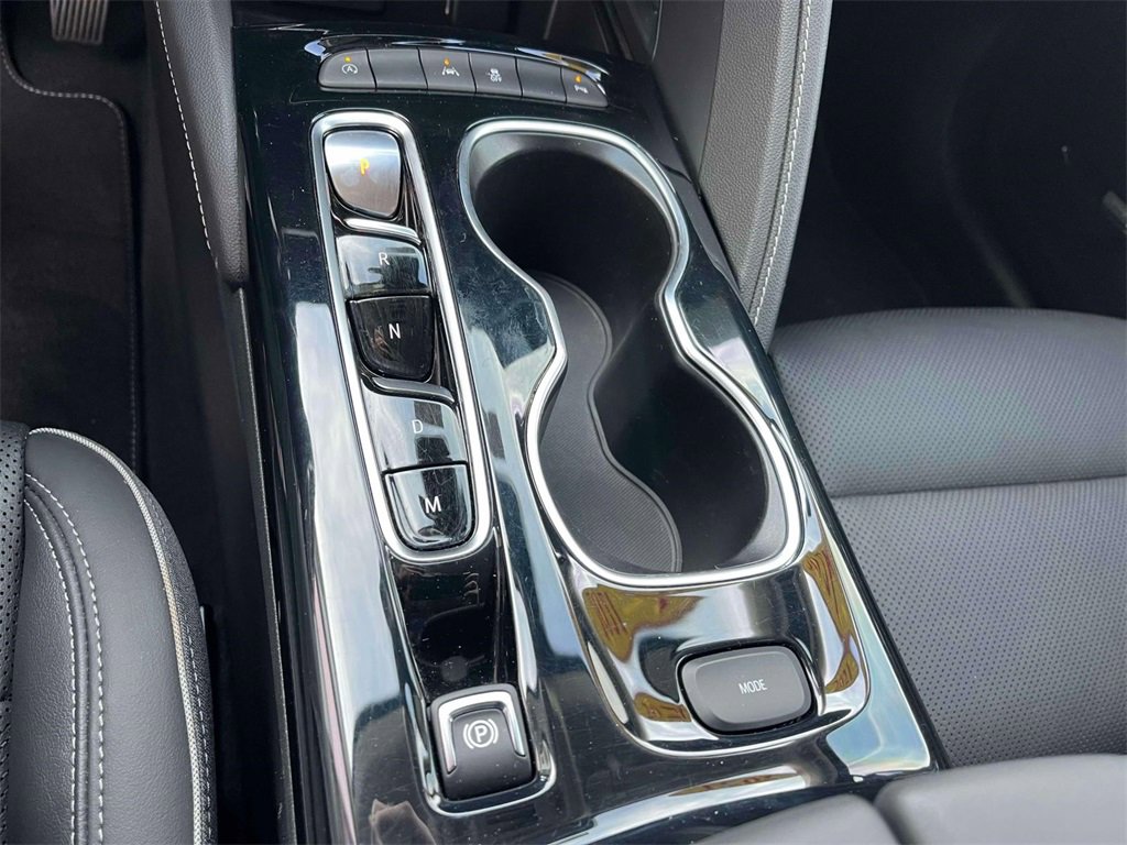 Used 2021 Buick Envision Essence w/ Technology Package I image 33