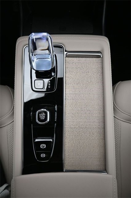 New 2026 Volvo XC90 B6 Core image 10