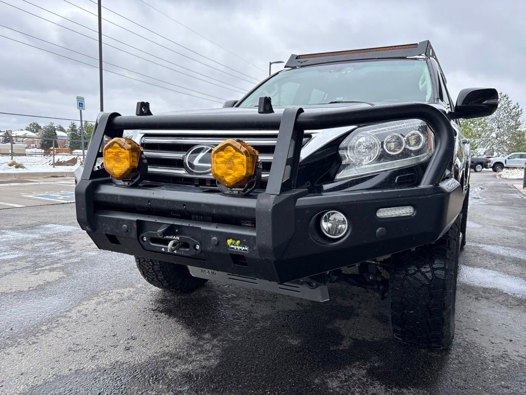 Used 2017 Lexus GX 460 Luxury AWD/4WD image 3