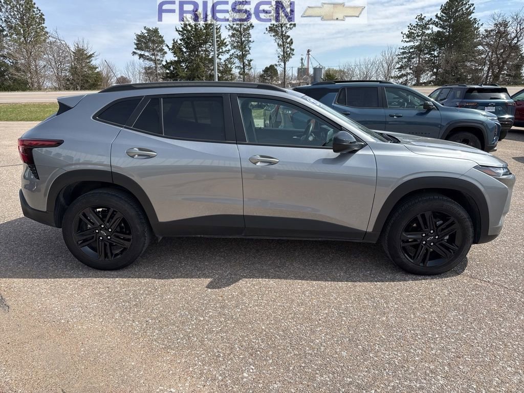 Used 2025 Chevrolet Trax ACTIV w/ Driver Confidence Package image 4