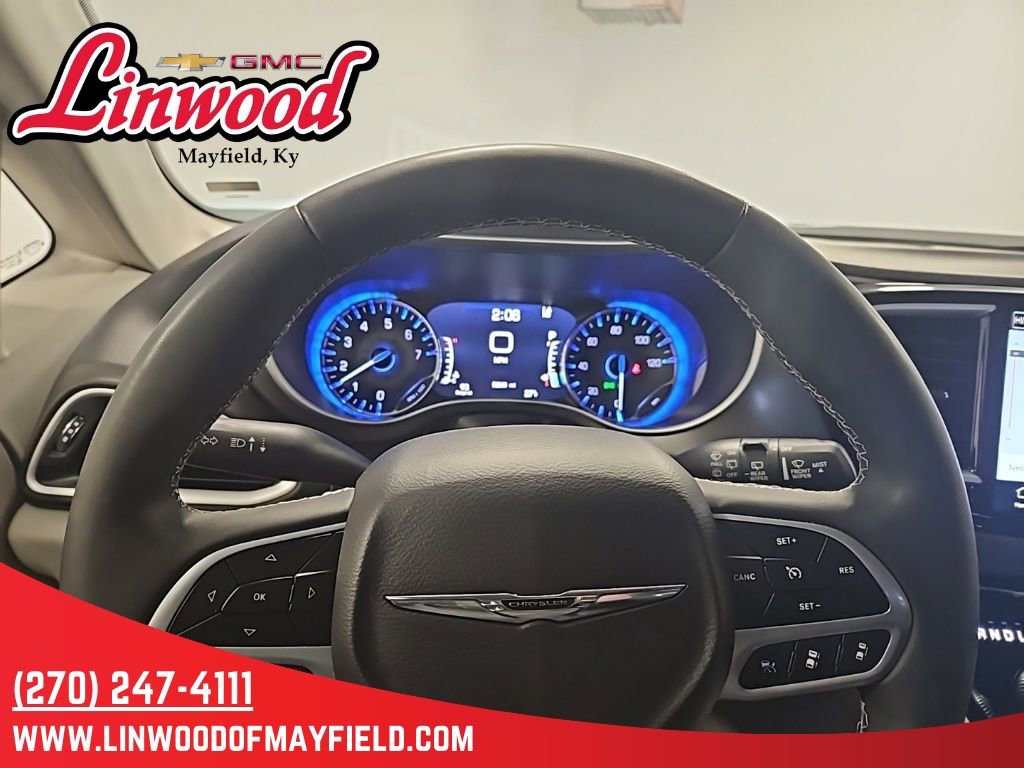 Used 2024 Chrysler Pacifica Touring-L image 21