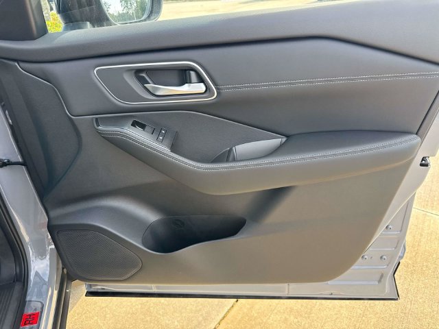 New 2026 Nissan Rogue Platinum AWD/4WD image 18
