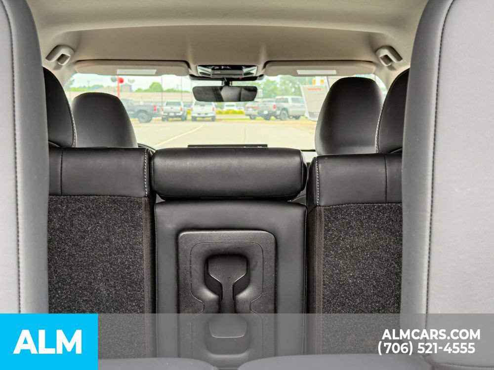 Used 2025 Mitsubishi Outlander SE FWD image 24