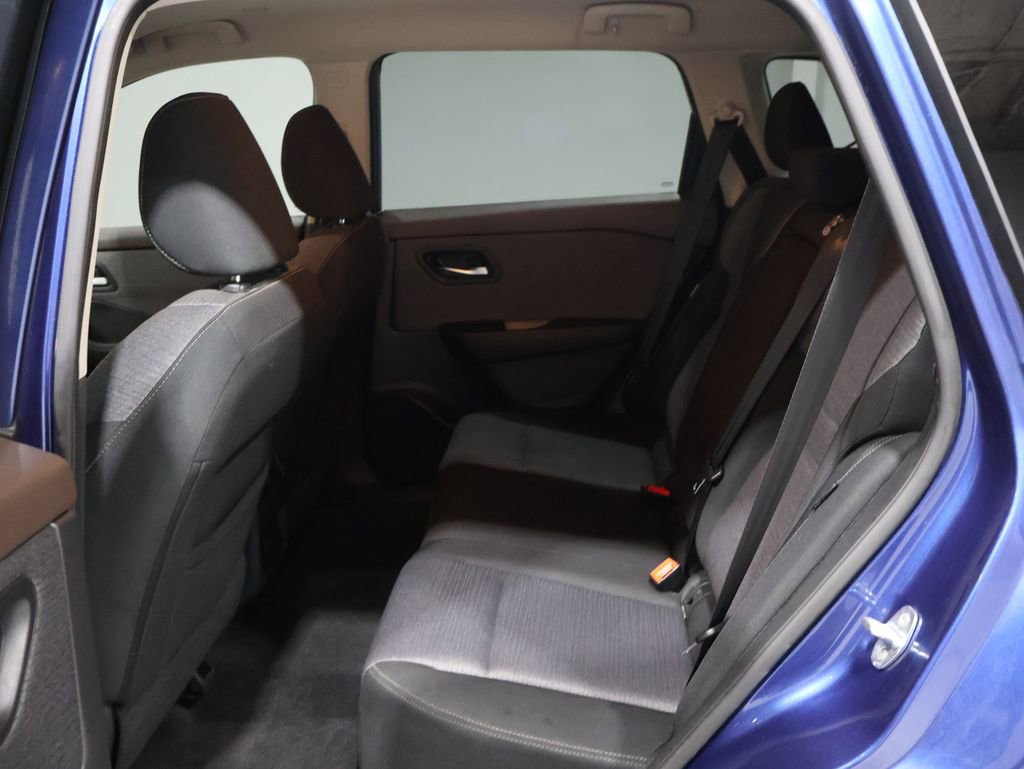 Used 2022 Nissan Rogue SV image 17