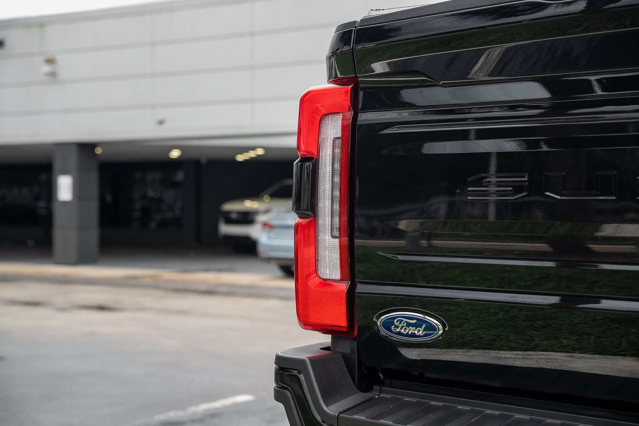 Used 2025 Ford F250 Platinum w/ FX4 Off-Road Package AWD/4WD image 22