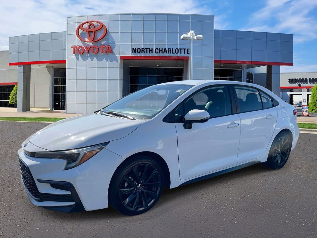 Used 2024 Toyota Corolla SE FWD image 4