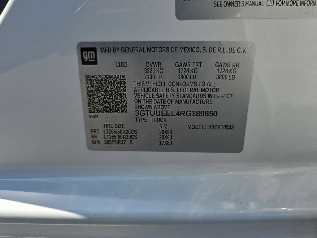 Used 2024 GMC Sierra 1500 AT4 w/ Technology Package AWD/4WD image 39