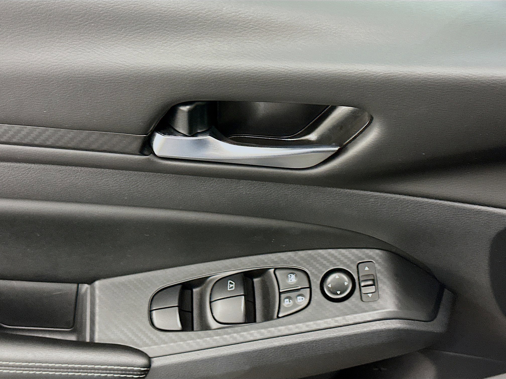 Used 2025 Nissan Altima 2.5 SV image 15