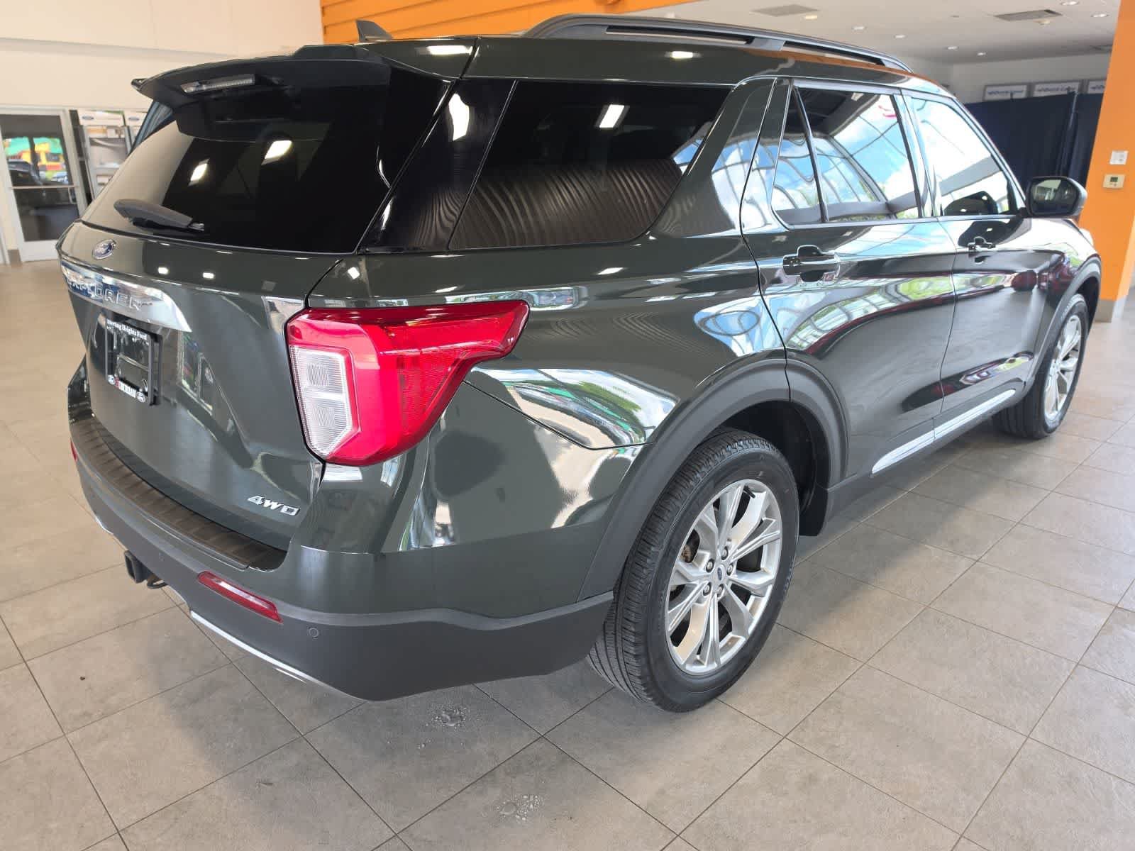 Used 2023 Ford Explorer XLT w/ Equipment Group 202A AWD/4WD image 6