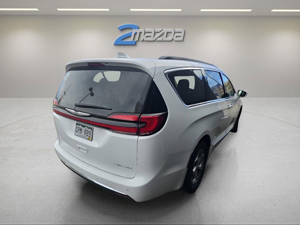 Used 2022 Chrysler Pacifica Limited image 5