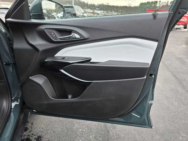 New 2026 Chevrolet Trax LT w/ LT Convenience Package image 16