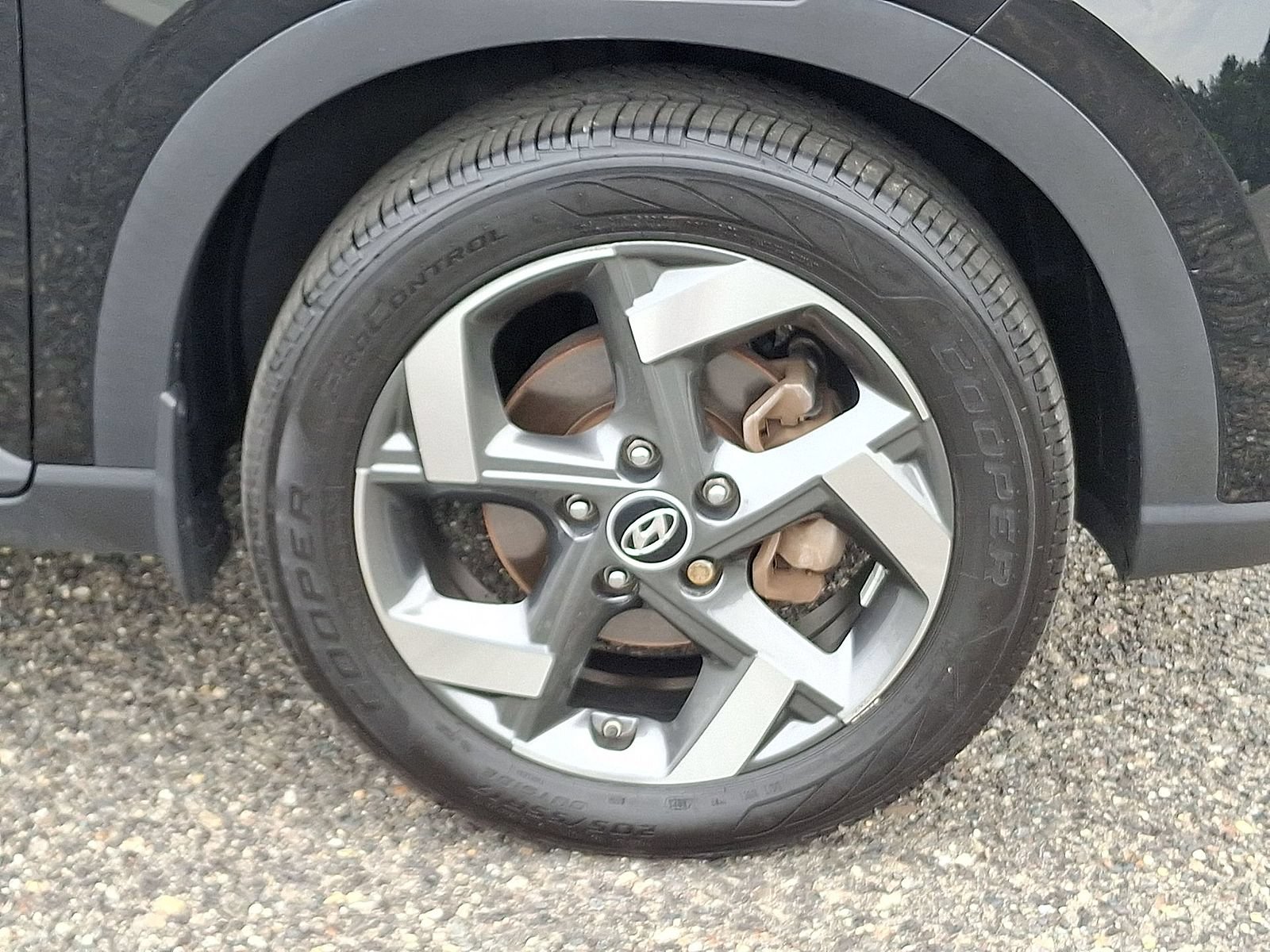 Used 2023 Hyundai Venue SEL FWD image 32