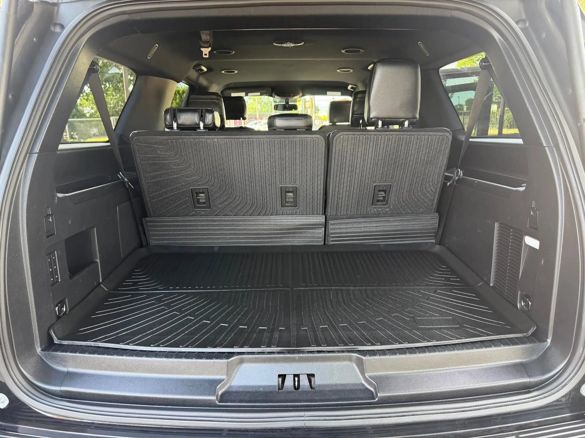 Used 2019 Ford Expedition Max Limited RWD image 33