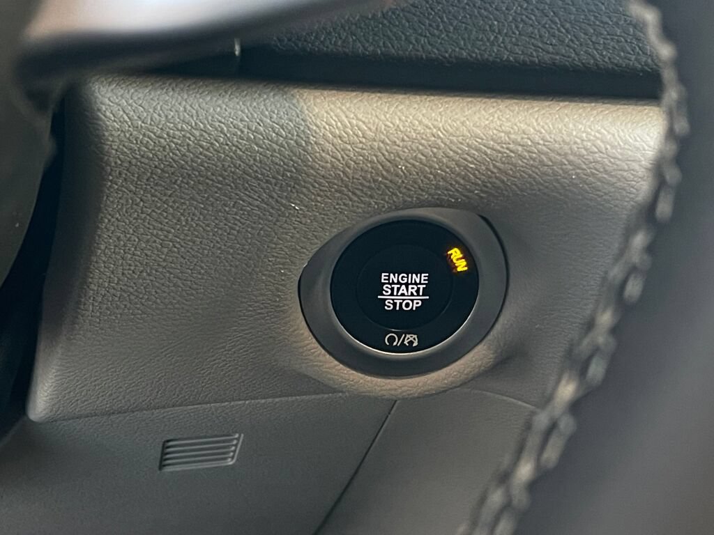 Used 2023 Chrysler Pacifica Touring-L FWD image 14