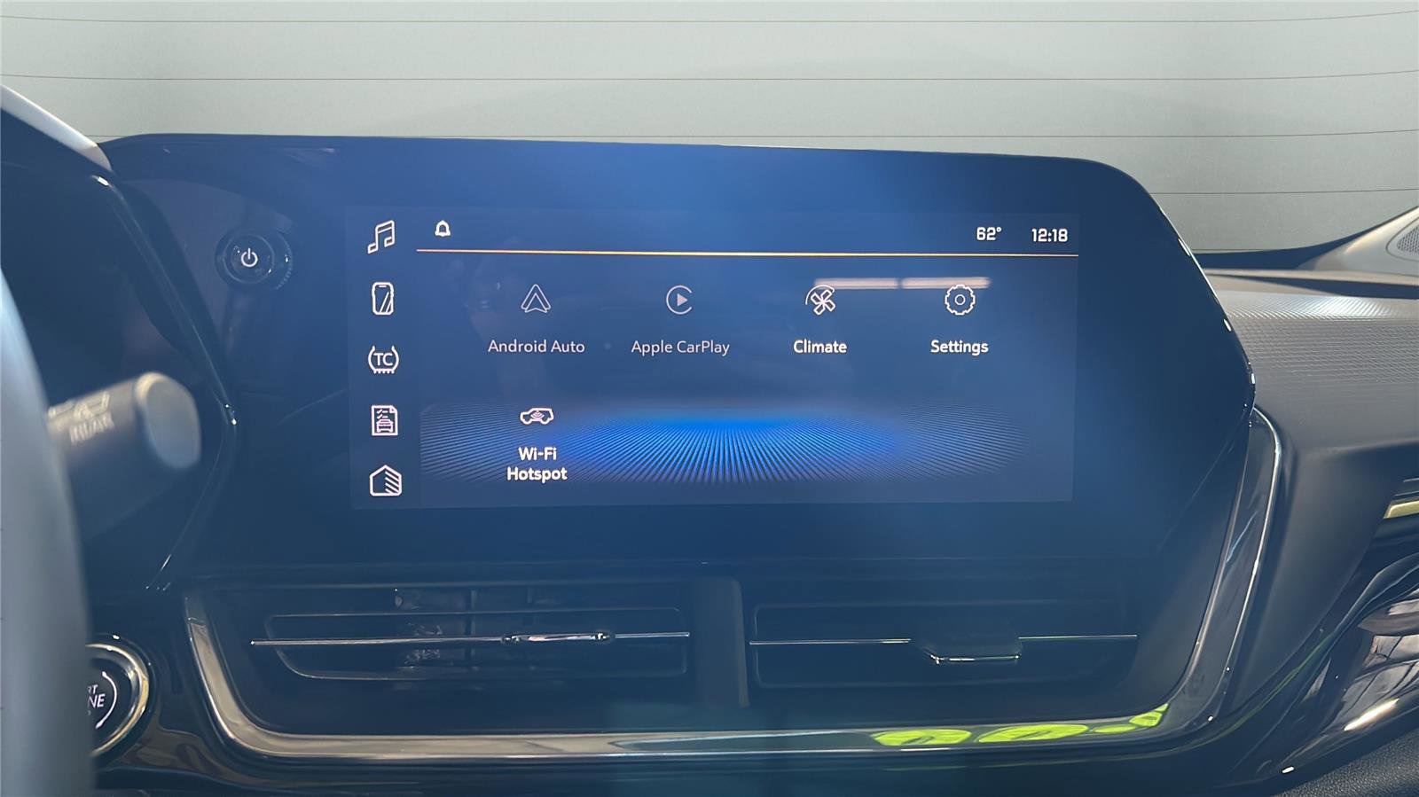 Used 2025 Chevrolet Trax ACTIV w/ Driver Confidence Package image 18