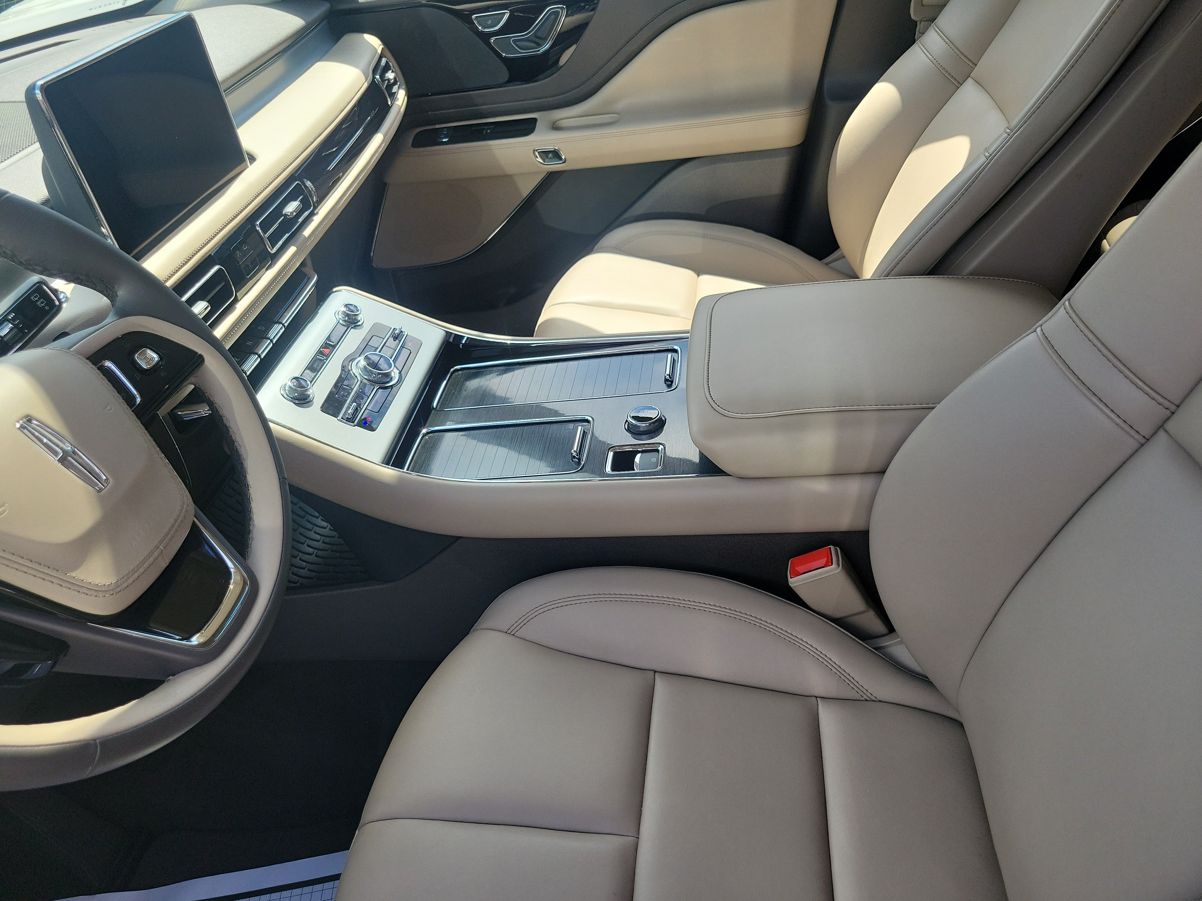 Certified 2024 Lincoln Aviator 2WD image 12