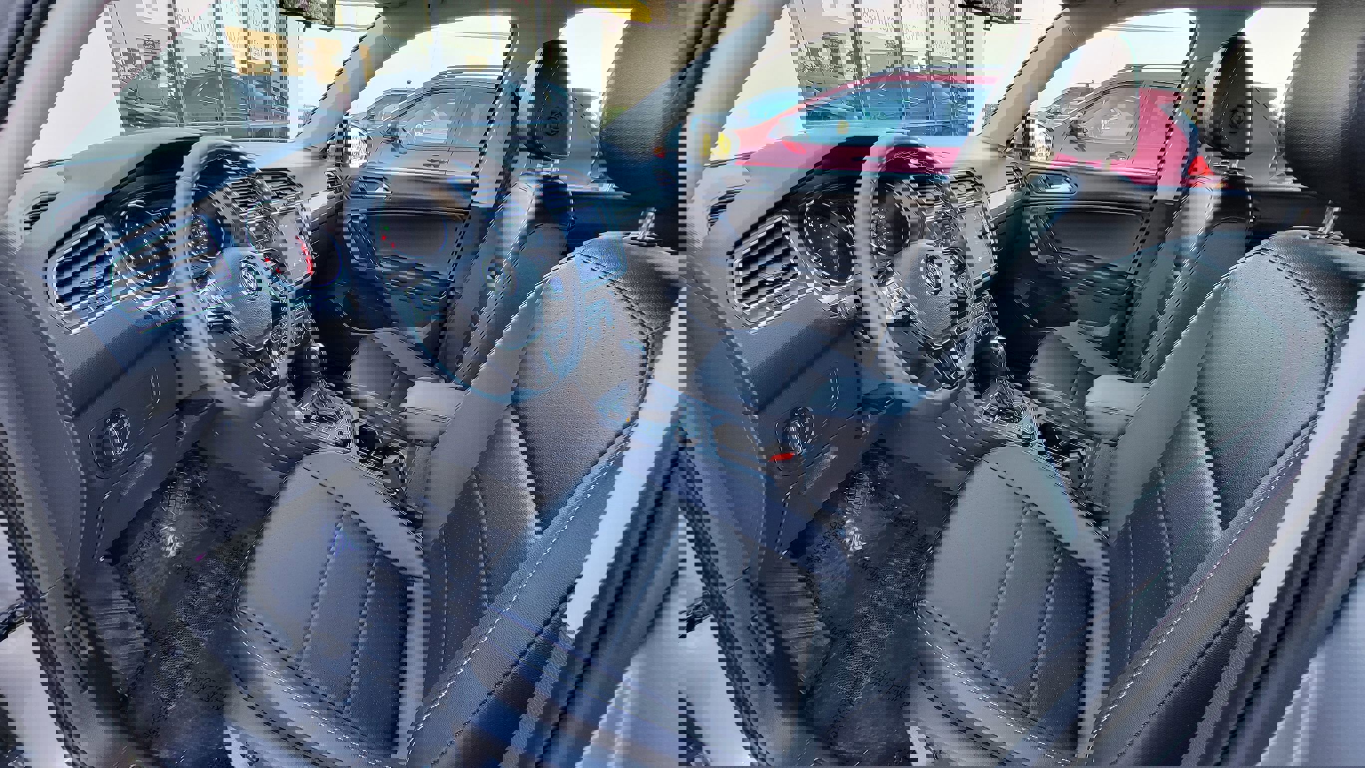 Used 2021 Volkswagen Tiguan SE image 14