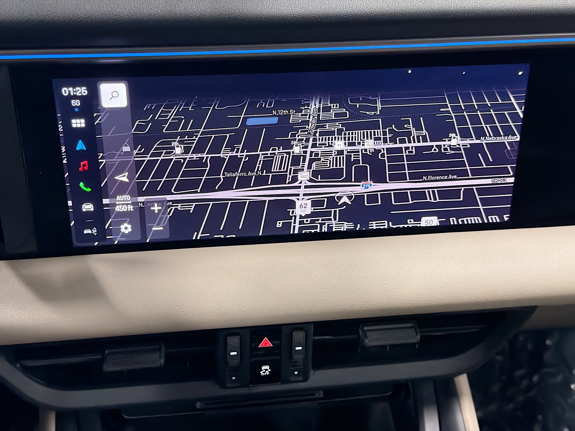 Certified 2025 Porsche Macan 4S Electric image 31