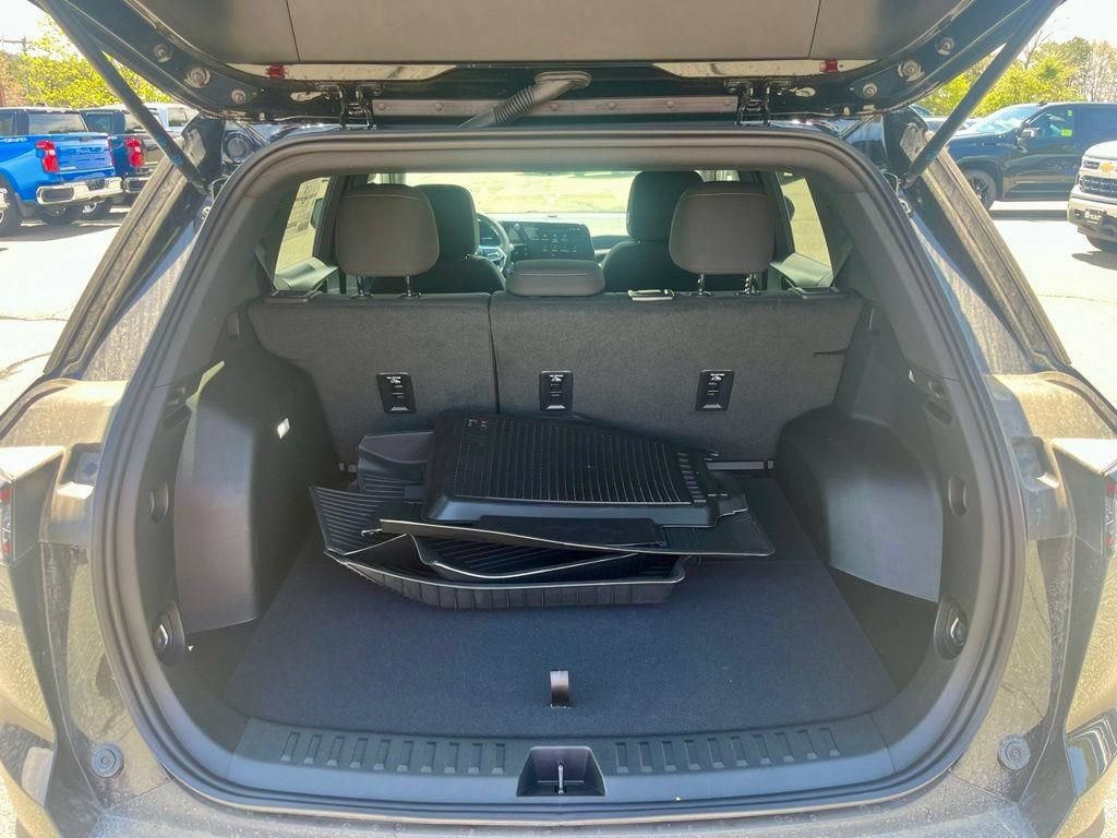 New 2026 Chevrolet Equinox LT w/ Safety and Technology Package AWD/4WD image 6