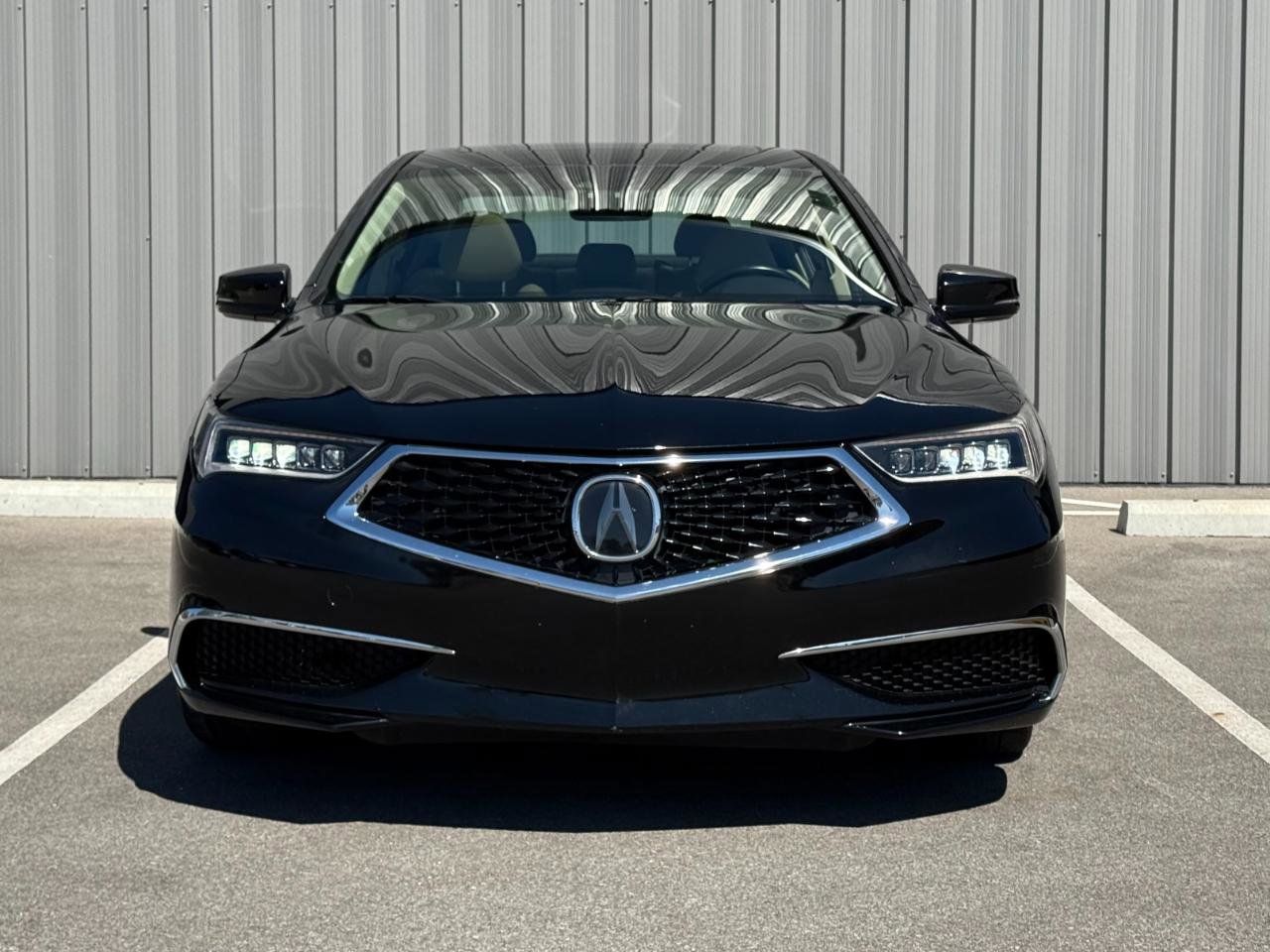 Used 2020 Acura TLX image 2