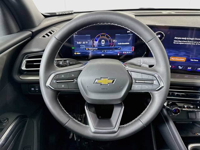 New 2027 Chevrolet Traverse LT w/ Sun and Wheel Package FWD image 13