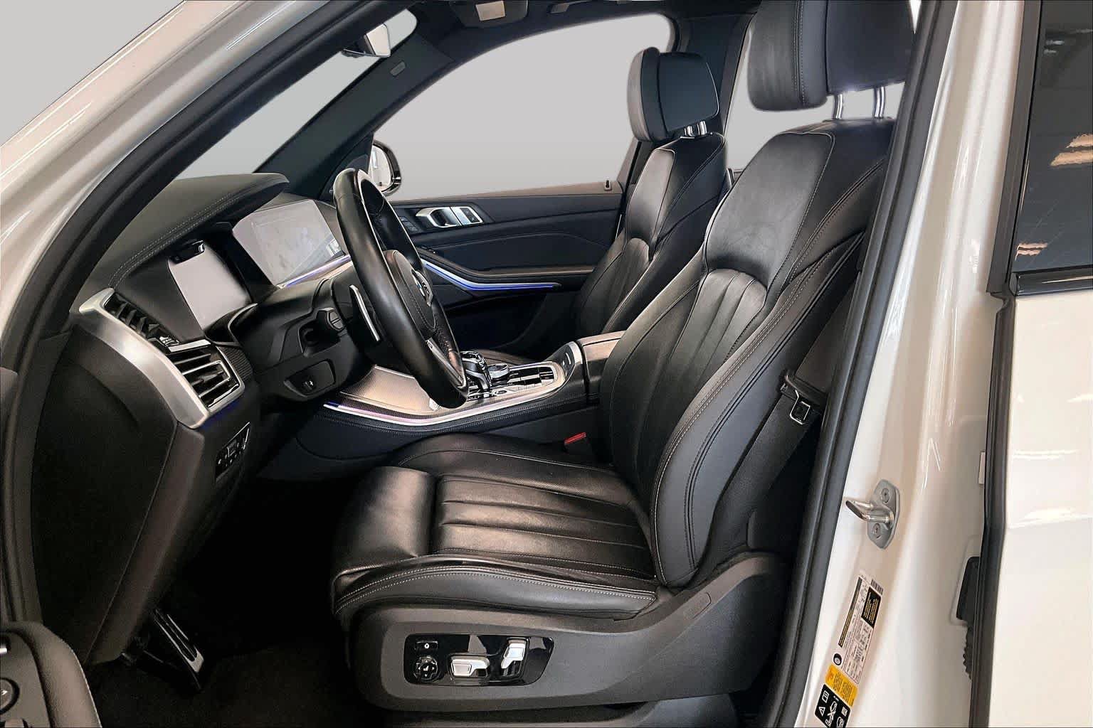 Used 2020 BMW X5 M50i AWD/4WD image 7