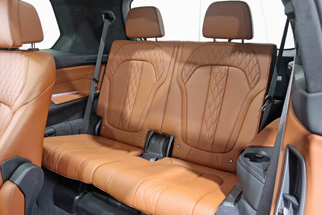 Used 2024 BMW X7 M60i w/ Executive Package AWD/4WD image 34