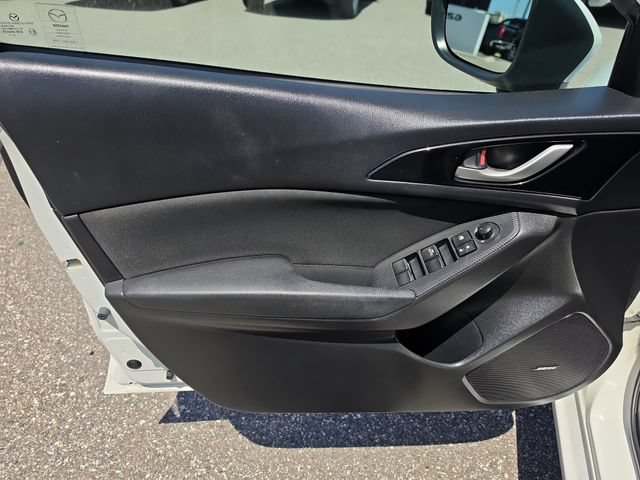 Used 2015 MAZDA MAZDA3 i Touring w/ Technology Package FWD image 16
