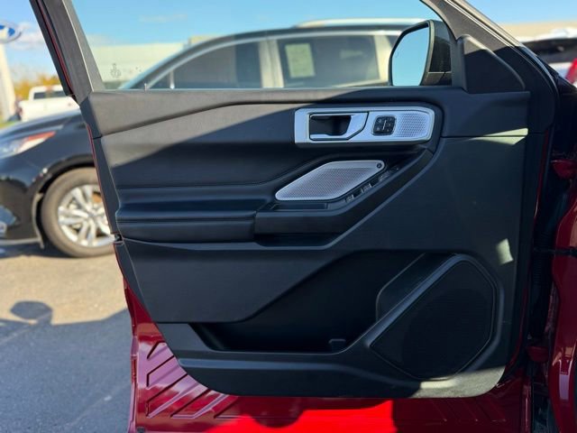 Certified 2020 Ford Explorer Platinum w/ Premium Technology Package image 13