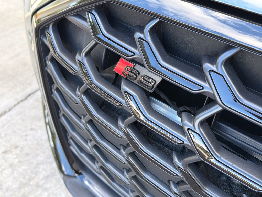 Used 2025 Audi S8 w/ Executive Package AWD/4WD image 16