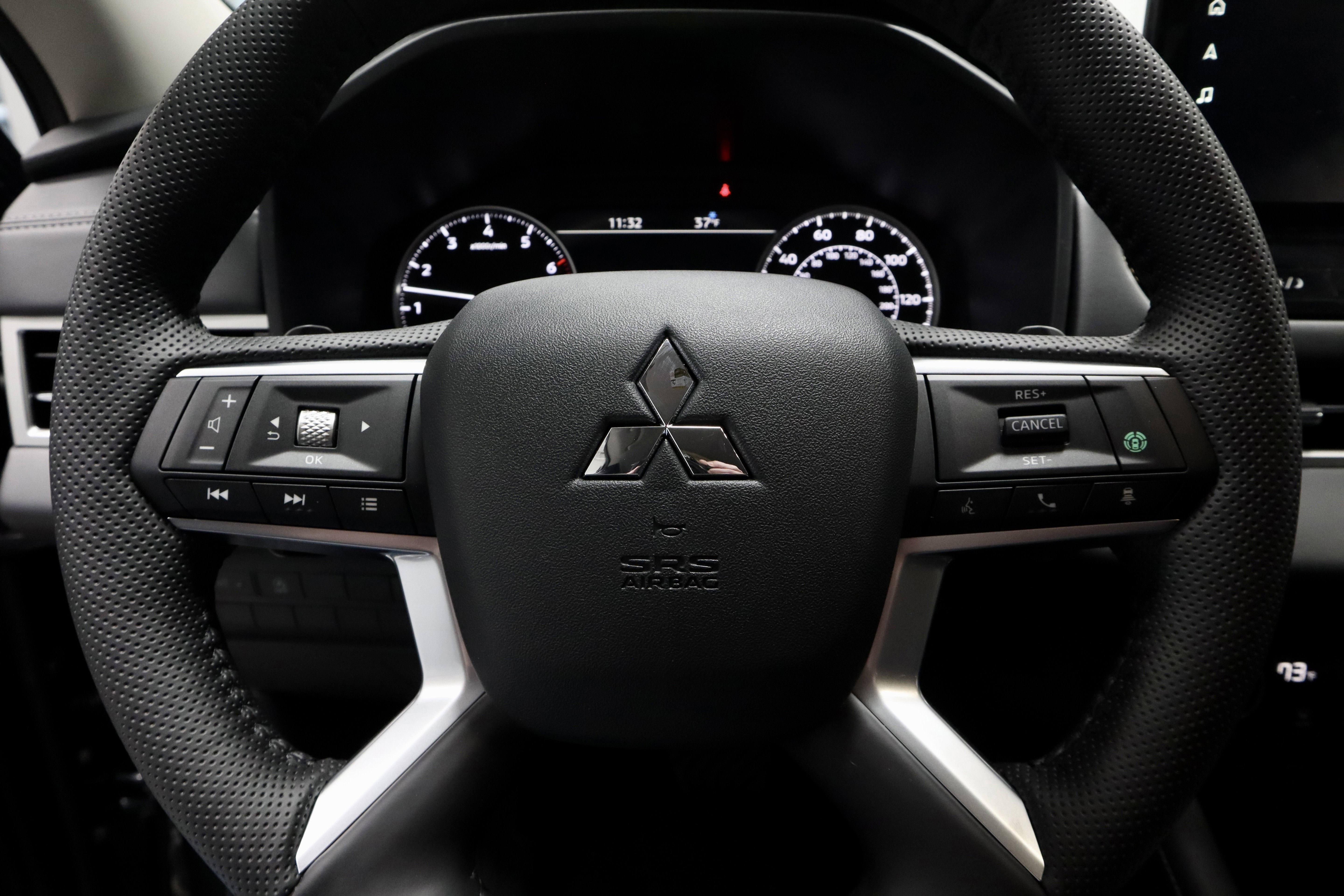 New 2026 Mitsubishi Outlander SE image 22