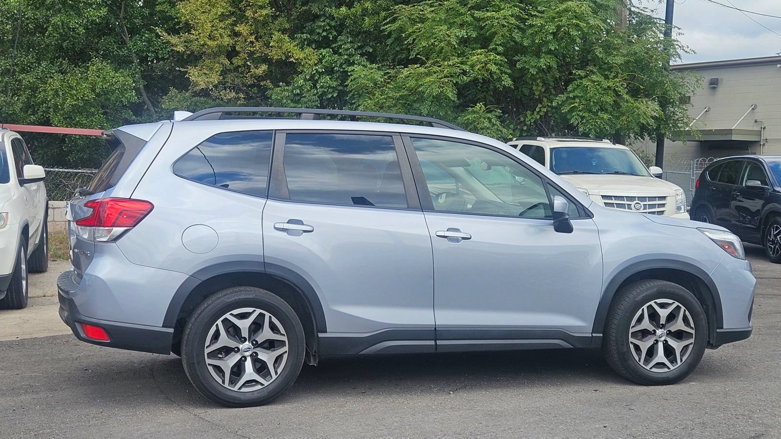 Used 2019 Subaru Forester Premium AWD/4WD image 2