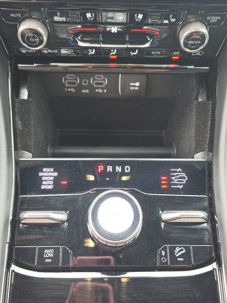 Used 2022 Jeep Grand Cherokee Overland AWD/4WD image 29