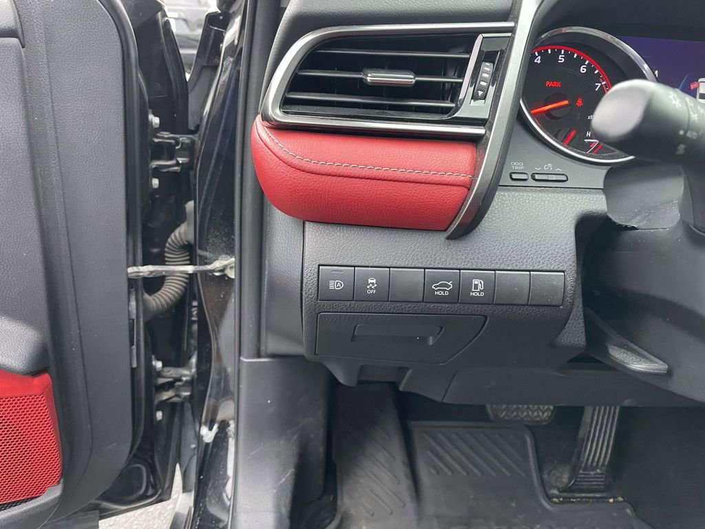 Used 2020 Toyota Camry XSE image 31