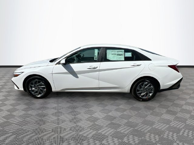 New 2026 Hyundai Elantra Hybrid FWD image 4