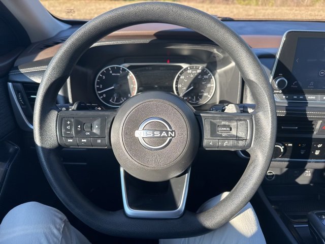 Used 2023 Nissan Rogue S image 19