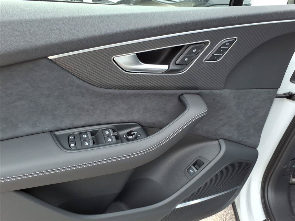New 2026 Audi SQ7 Premium Plus AWD/4WD image 13