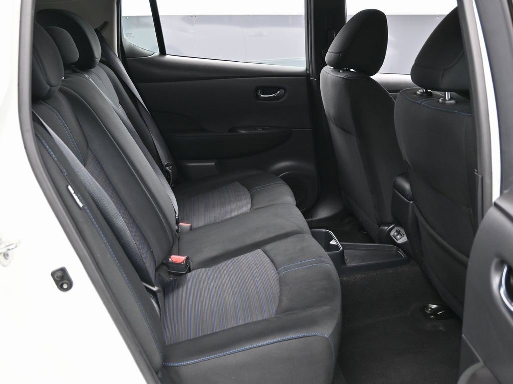 Used 2023 Nissan Leaf S image 31