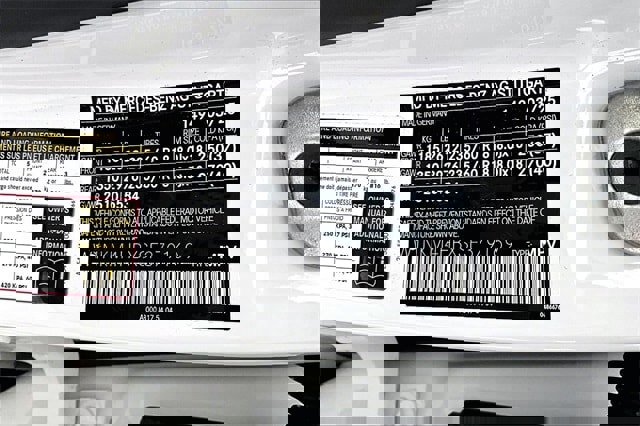 Used 2025 Mercedes-Benz GLC 300 300 image 6