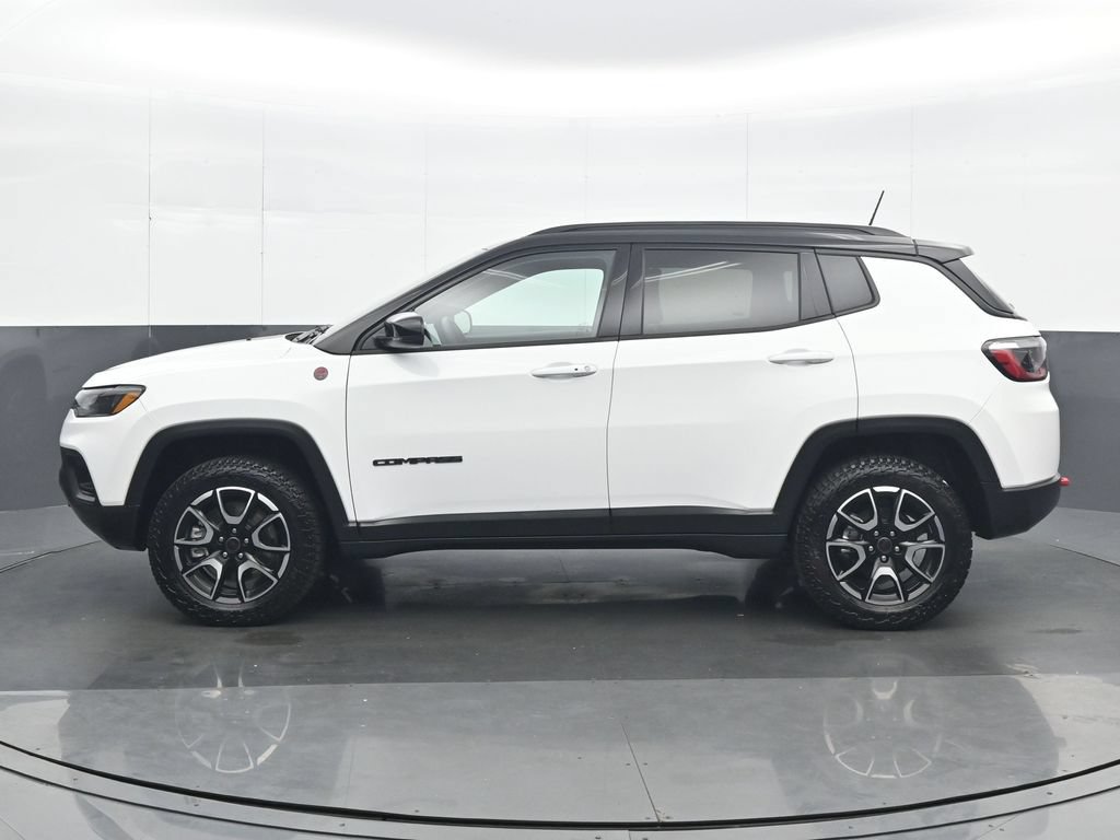 Used 2026 Jeep Compass Trailhawk AWD/4WD image 3